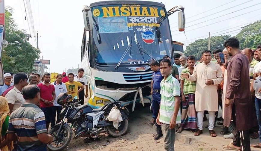 কালীগঞ্জে রূপসা বাসের ধাক্কায় পৌর  কসাইখানা পরিদর্শক নিহত