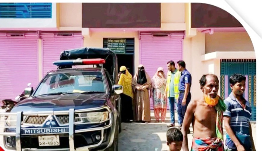 কোটচাঁদপুরে দেহ ব্যবসার অভিযোগে  ৫ নারী-পুরুষ আটক