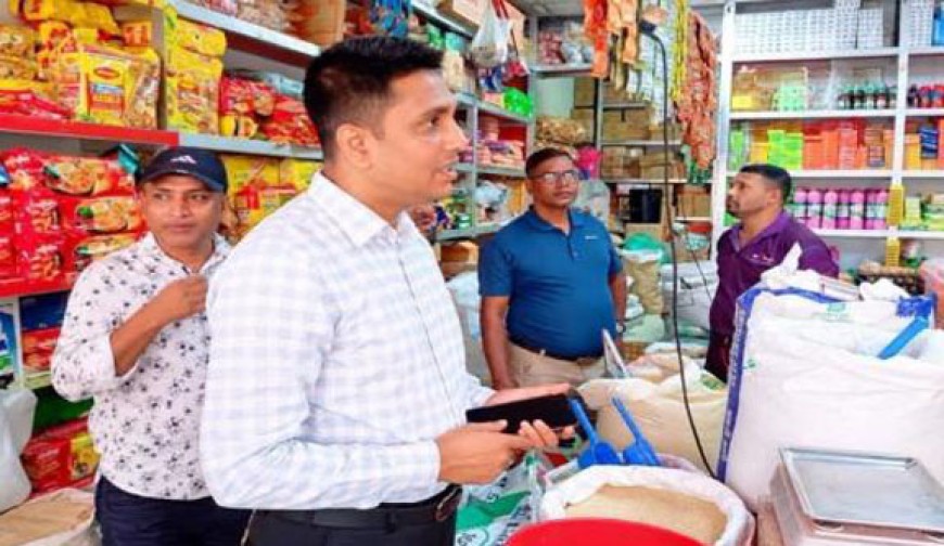বাগআঁচড়া বাজারে ভোক্তা অধিকারের  অভিযানে দুই প্রতিষ্ঠানকে জরিমানা