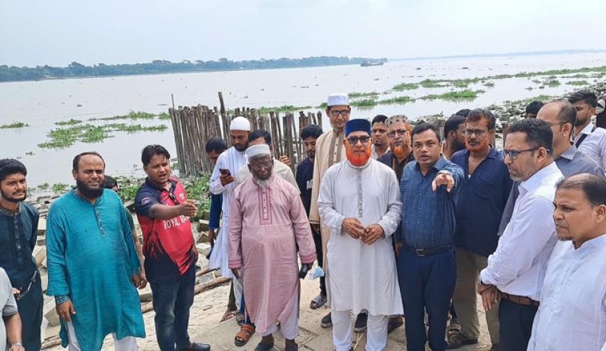 মোরেলগঞ্জে রাস্তা ও ফেরিঘাট নির্মাণ কাজের পরিদর্শন করলেন এমপি