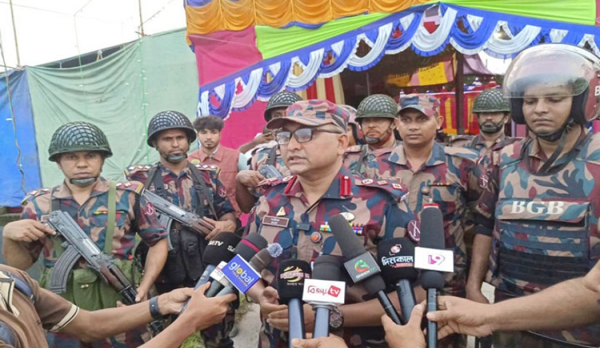 দুর্গাপূজায় যশোর সীমান্তের ২৯ ও শহরের  ২০ পূজামণ্ডপে কঠোর নিরাপত্তায় বিজিবি