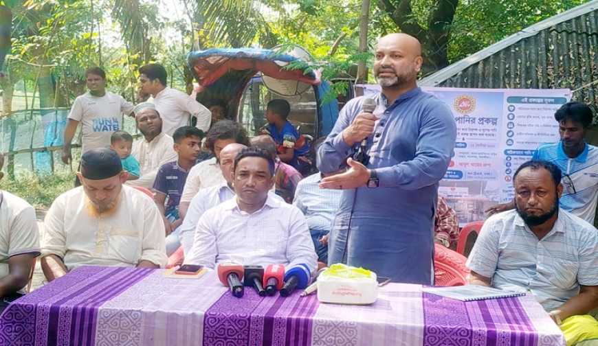 ঘূর্ণিঝড়-বিধ্বস্ত শ্যামনগরে জল-সংকটের অবসান   নদীর কোল ঘেঁষা দুই গ্রামে সুপেয় পানি
