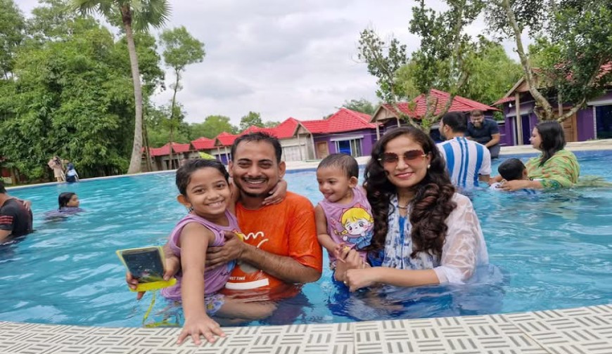 রিসোর্টে অগ্নিকাণ্ড : স্বপরিবারে চিরতরে  ছুটি নিলেন মণিরামপুরের তুহিন !
