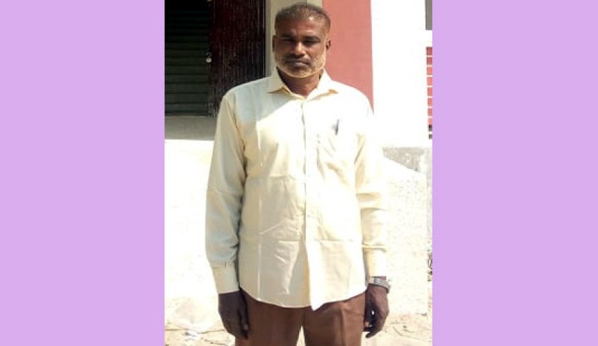 ১৮ বছরেও বেতন নেই, ঋণের বোঝা  নিয়ে সংসার চালাচ্ছেন চাঁদ আলী