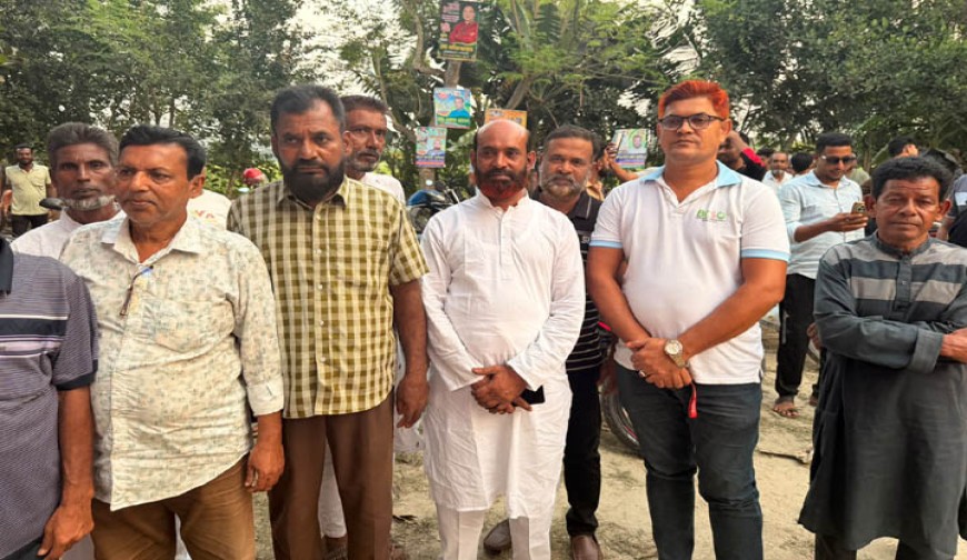 বাঘারপাড়ায় এমএ মানিকের  ৮ পূজামণ্ডপ পরিদর্শন