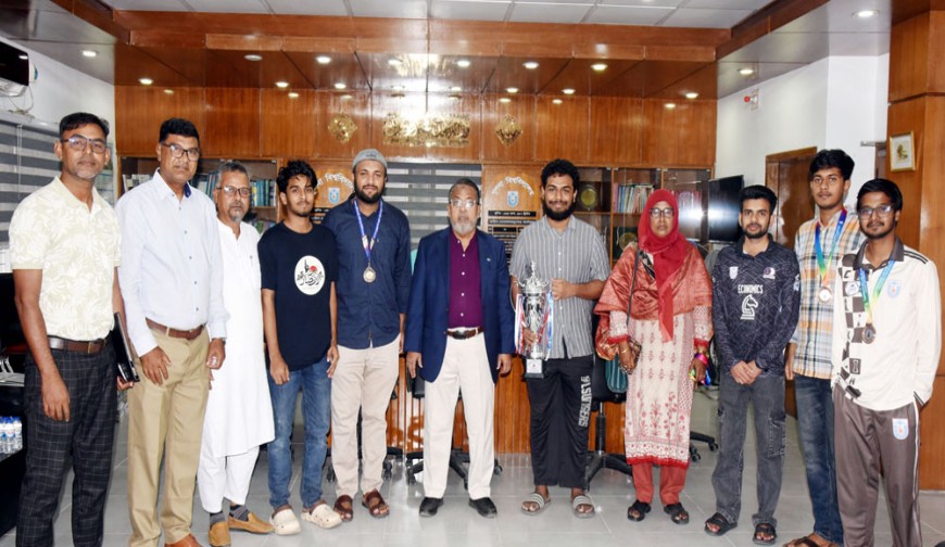 আন্তঃবিশ্ববিদ্যালয় দাবা  প্রতিযোগিতায় তৃতীয়  স্থান খুবি’র