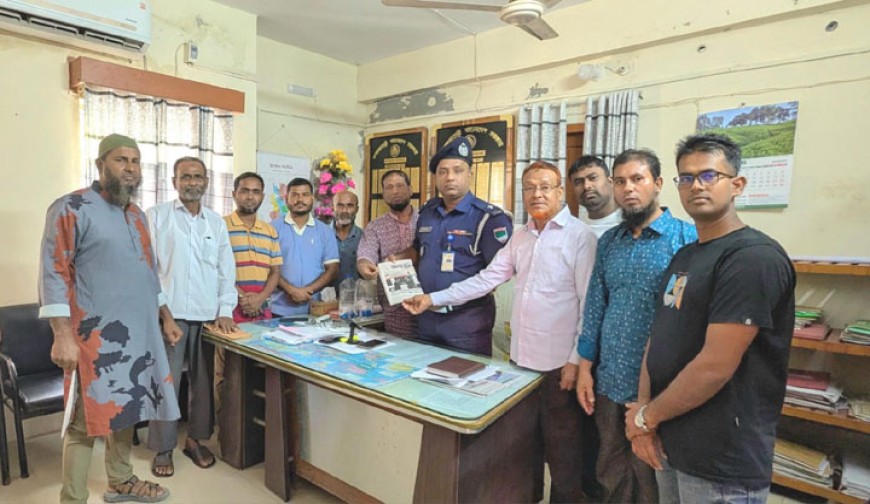 ওসির সঙ্গে প্রেসক্লাব পাইকগাছার  সাংবাদিকদের সৌজন্য সাক্ষাৎ