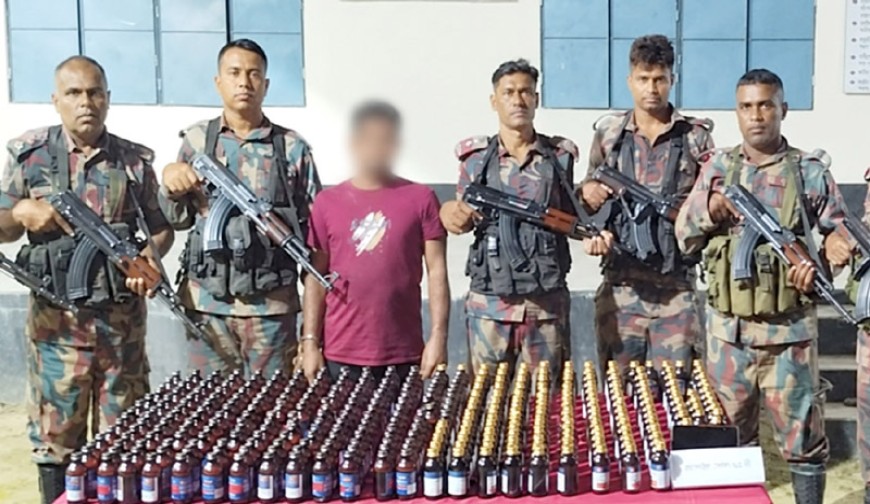 মহেশপুরে ৩৩৪ বোতল মাদকসহ  ব্যবসায়ী আজিজ আটক
