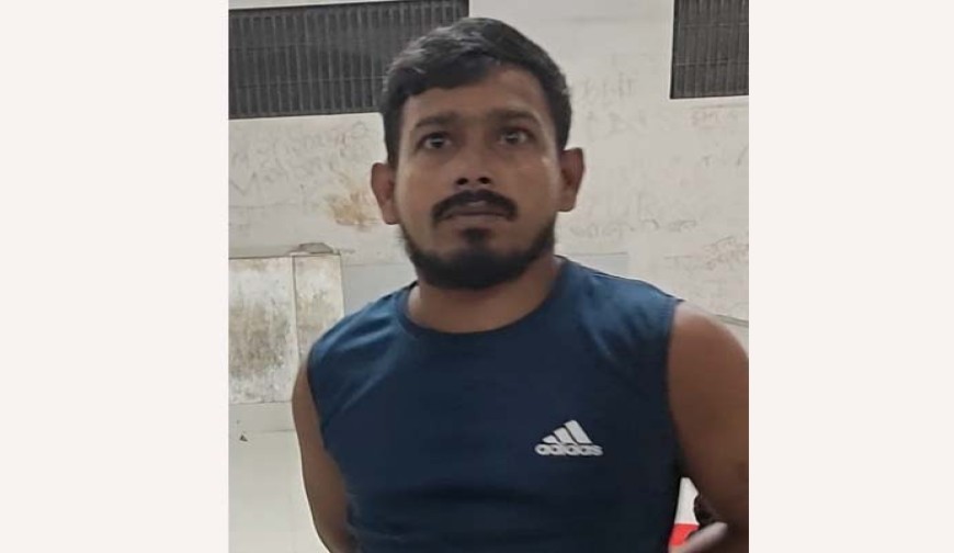 যশোরে ২৪০ পিস ইয়াবাসহ ৯ মামলার আসামি রকি আটক