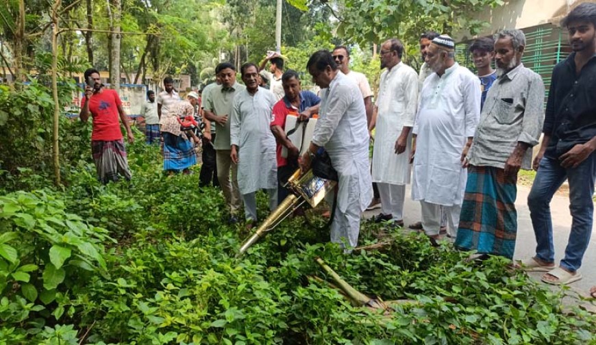 নাভারণে যুবসমাজের উদ্যোগে বৃক্ষরোপণ ও ডেঙ্গু প্রতিরোধে পরিচ্ছন্নতা অভিযান