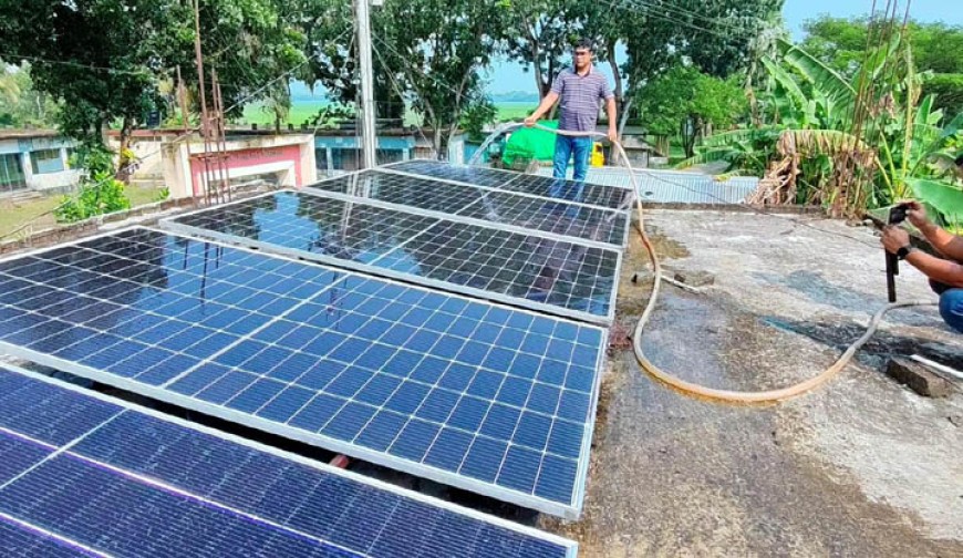 সৌরবিদ্যুৎ  উৎপাদনে চমক মাগুরার প্রকৌশলী আখতারুজ্জামানের