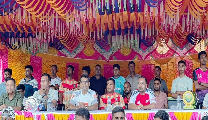 মহেশপুরে শহীদুল ইসলাম মাস্টার স্মৃতি  ফুটবল টুর্নামেন্টে সাতক্ষীরা চ্যাম্পিয়ন